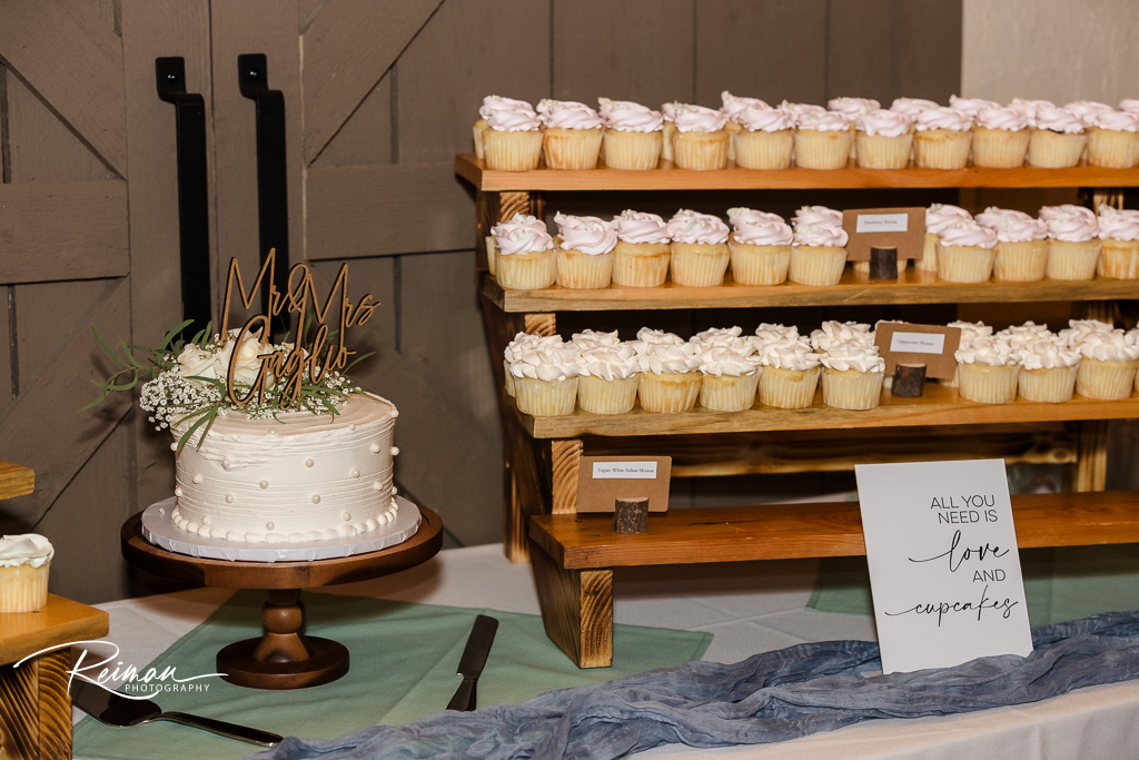 Fall Wedding at the Barn at Wight Farm, Wedding, Barn at Wight Farm, Reiman Photography, Worcester Wedding Photographer, Boston Wedding Photographer, Sturbridge Wedding Photographer, Fall Wedding, Barn Wedding