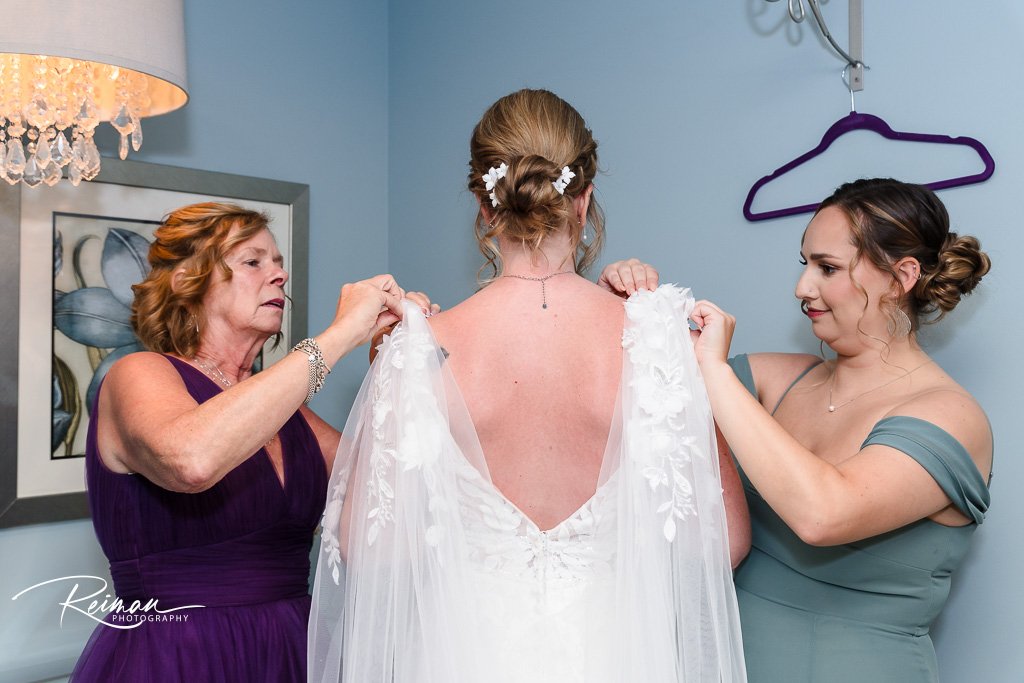 Wedding at the Barn at Wight Farm, Wedding, Barn at Wight Farm, Reiman Photography, Worcester Wedding Photographer, Boston Wedding Photographer, Sturbridge Wedding Photographer, Summer Wedding, Barn Wedding