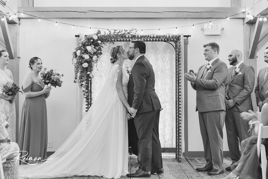Wedding at the Barn at Wight Farm, Wedding, Barn at Wight Farm, Reiman Photography, Worcester Wedding Photographer, Boston Wedding Photographer, Sturbridge Wedding Photographer, Summer Wedding, Barn Wedding