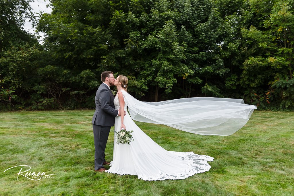 Wedding at the Barn at Wight Farm, Wedding, Barn at Wight Farm, Reiman Photography, Worcester Wedding Photographer, Boston Wedding Photographer, Sturbridge Wedding Photographer, Summer Wedding, Barn Wedding