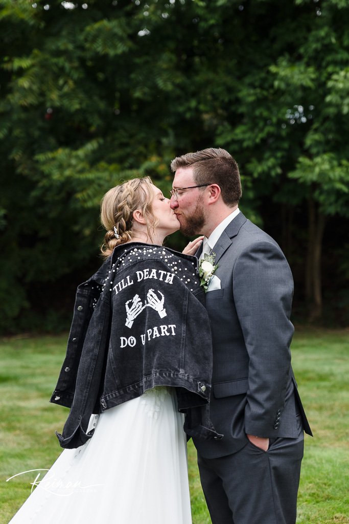 Wedding at the Barn at Wight Farm, Wedding, Barn at Wight Farm, Reiman Photography, Worcester Wedding Photographer, Boston Wedding Photographer, Sturbridge Wedding Photographer, Summer Wedding, Barn Wedding