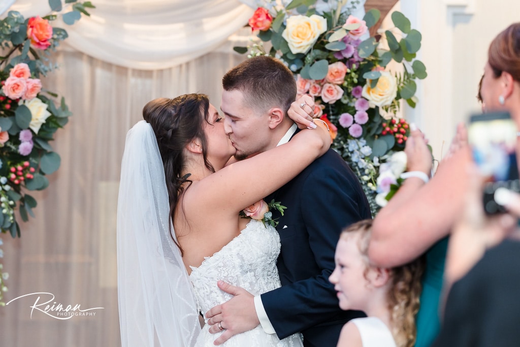 Summer Wedding, Colonial Hotel Wedding, Colonial Hotel, Reiman Photography, Worcester Wedding Photography, Boston Wedding Photographer, Gardner Wedding Photographer